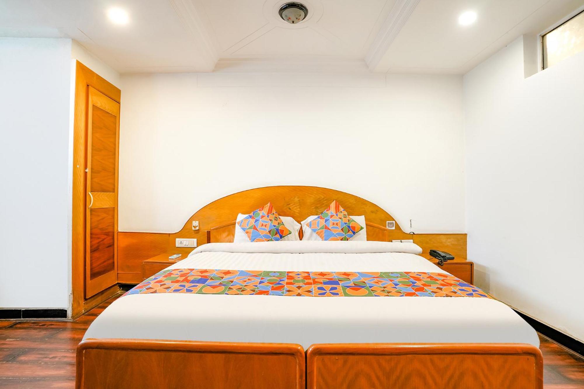 Fabhotel Silver Inn II Нашик Екстериор снимка