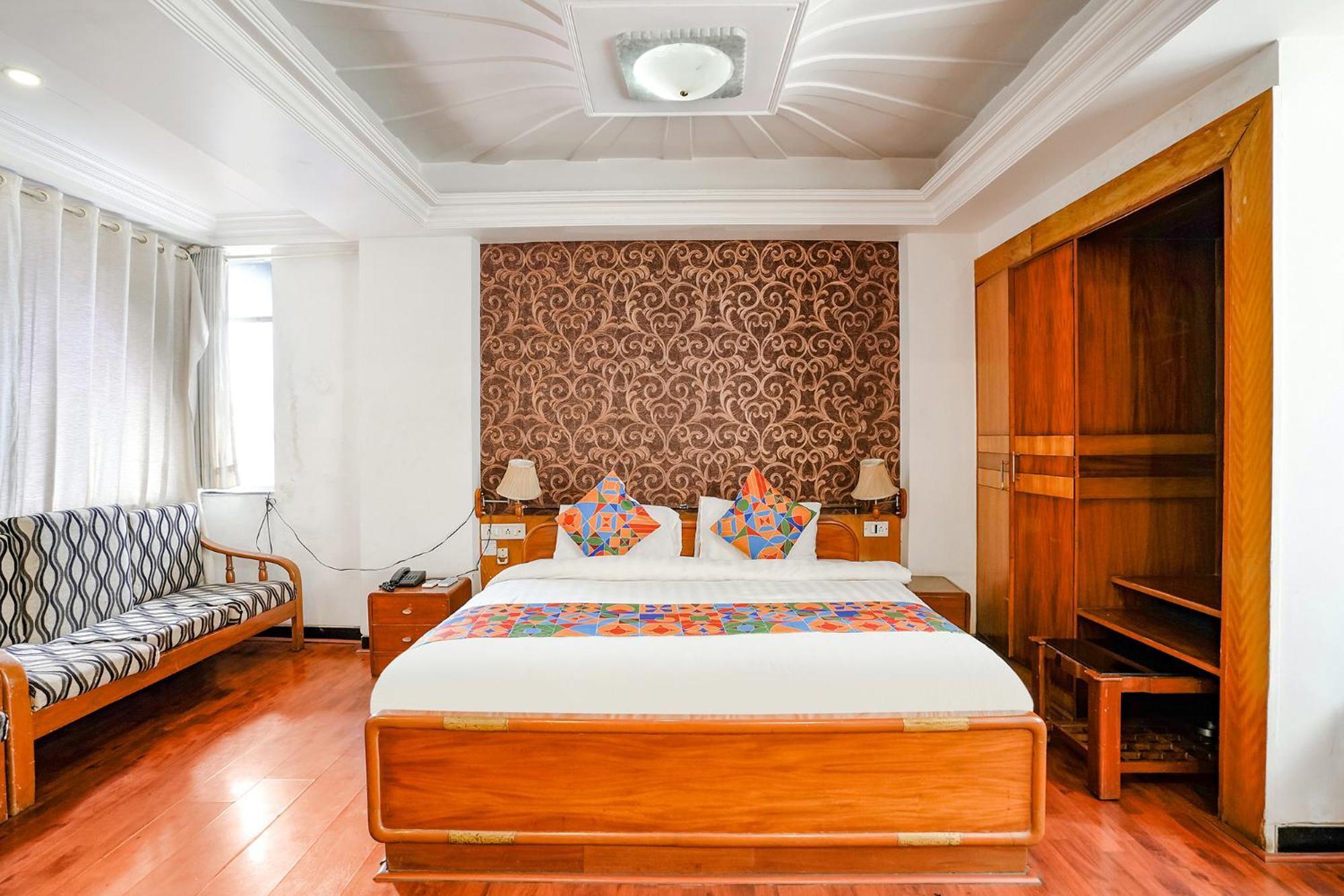 Fabhotel Silver Inn II Нашик Екстериор снимка